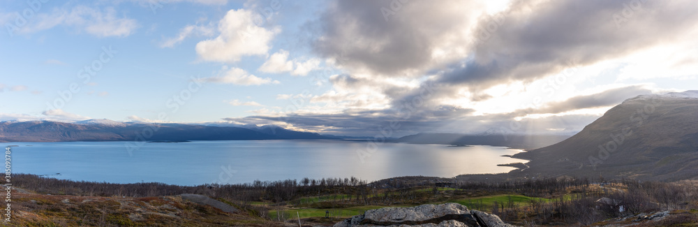Björkliden Aurora Viewpoint in Schweden mit Blick auf den Torneträsk See Björkliden Aurora Viewpoint in Schweden mit Blick auf den Torneträsk See
