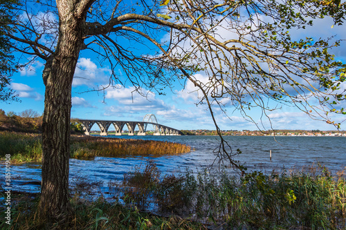Eine Brücke zwischen Seeland und Møn in Dänemark photo