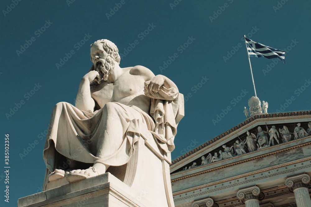 Obraz premium Statue of the ancient Greek philosopher Socrates in Athens, Greece, October 9 2020.