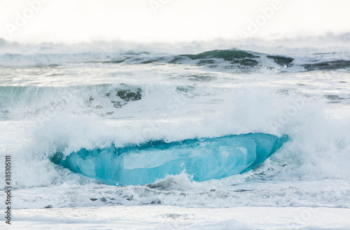 Jokulsarlon beach, Vatnatjokull glacier, Southern Iceland, Iceland, Europe