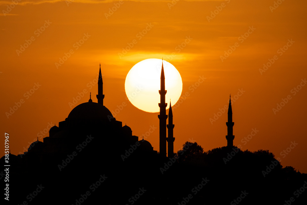 Sunset over The Suleymaniye Mosque