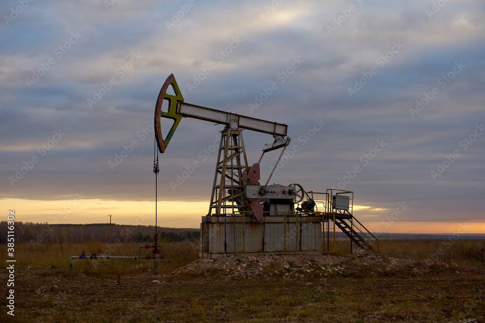 Technological oil and gas production. Production, transportation and processing of oil and gas. Production for the world's population. Technological oil and gas production. Production, transportation and processing of oil and gas. Production for the world's population.