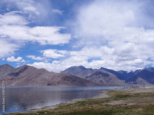Beautiful lake and magnificent blue skies and mountains, Pangong tso (Lake), Durbuk, Leh, Ladakh, Jammu and Kashmir, India