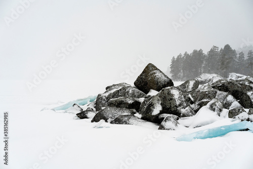 Minimalistic snow landscape photo