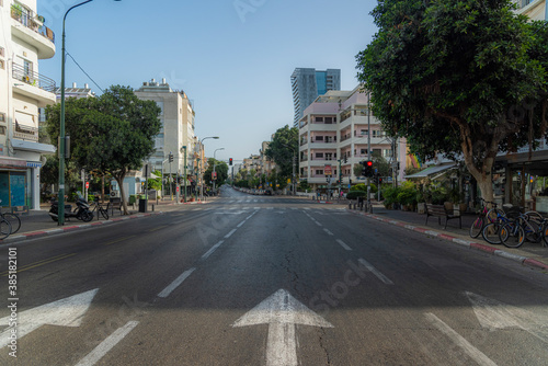 ISRAEL, Tel Aviv - 28 September 2020: Empty streets during Coronavirus quarantine. Empty streets during Covid 19 pandemic. No people. No Business, No market. Coronavirus crisis lockdown. Yom Kippur © Avi