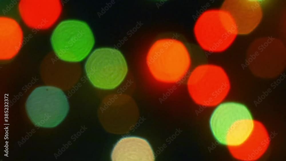 Luci a intermittenza colorate.