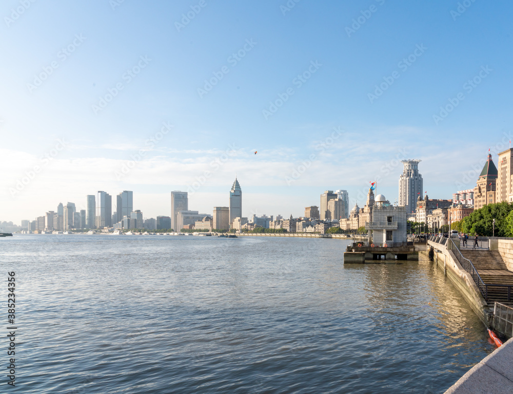 Obraz premium ShangHai city skyline at sunrise