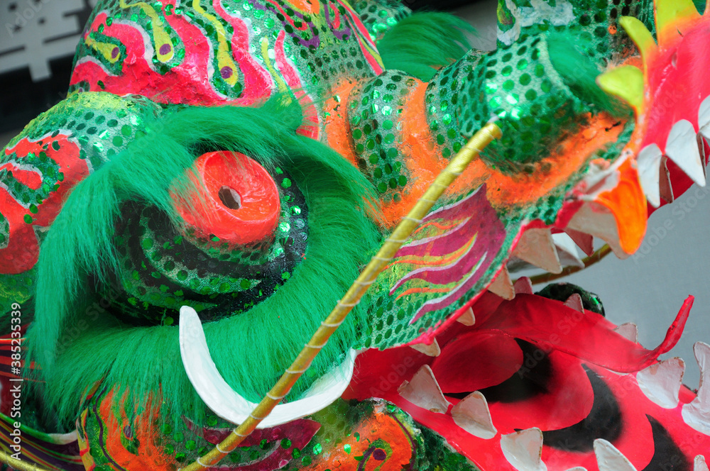 中華街の春節パレードの竜の舞
