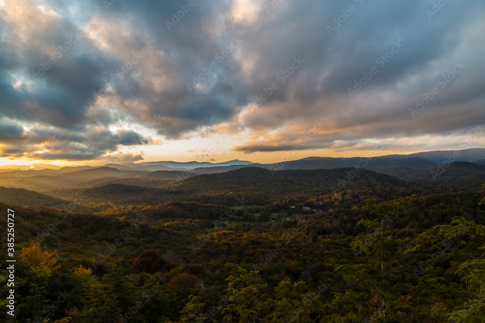Fototapeta premium Amazing Autumn Mountain views from Flat Rock, Linville, NC