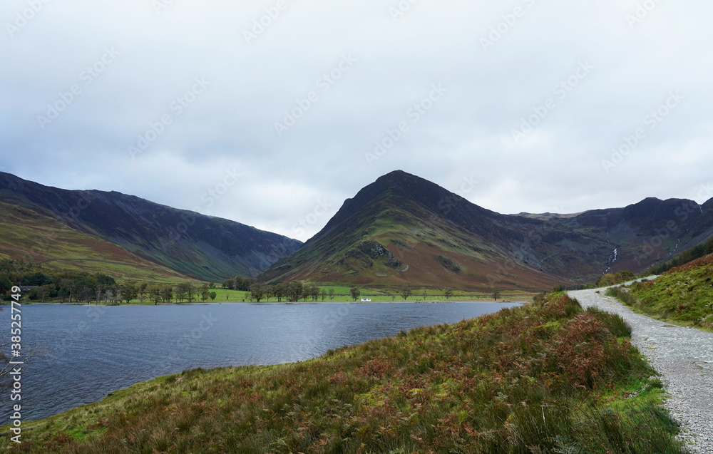 Path near the Buttermere lake in the Lake District 