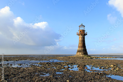 Foto Whiteford Lighthouse is listed by Cadw as Grade II* A wave-swept cast-iron lighthouse in British coastal waters and an important work of cast-iron engineering and nineteenth-century architecture