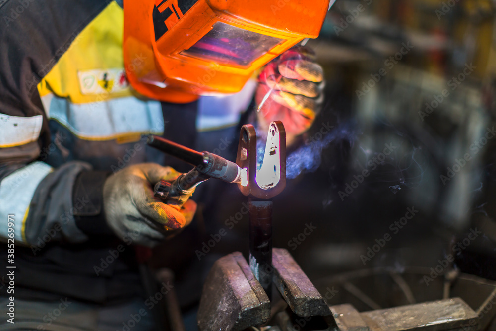 TIG welding of aluminum part for a passenger car