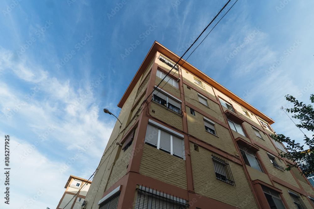 Edificio de barrio obrero en SanFernando