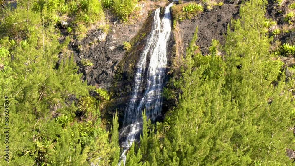Cascade voile de la mariée île de la Réunion zoom eau nature