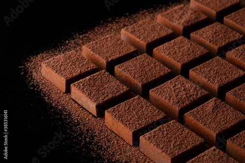 タイル形のチョコレート（正方形の生チョコレート）