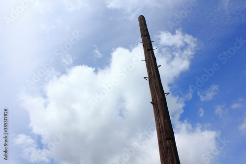 昔の木製の電柱