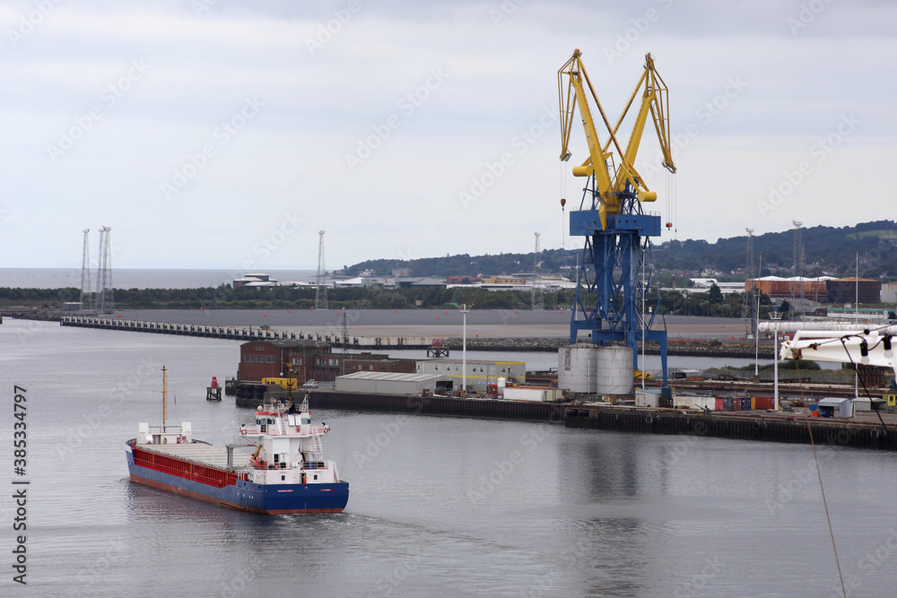 Fototapeta premium Ausfahrt aus dem Belfaster Hafen