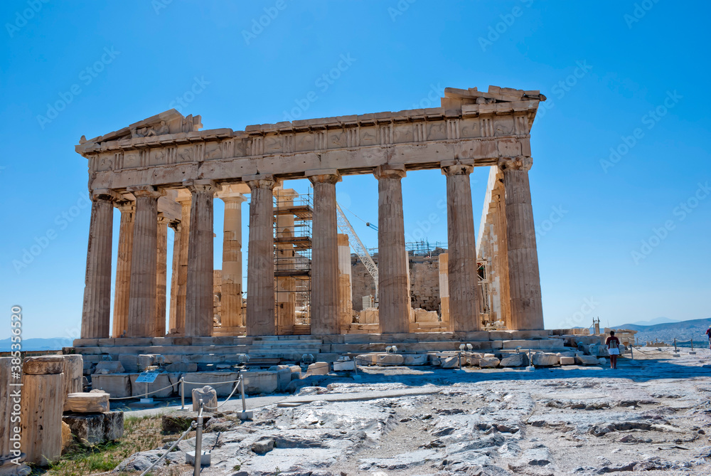 Obraz premium The Acropolis of Athens, Greece, August 2020: Tourist season on the Acropolis during the Coronavirus pandemic