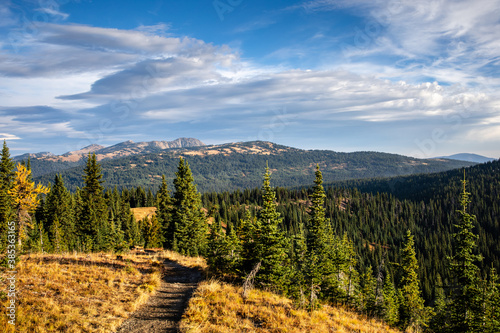 Obraz na płótnie View from Cascade Mountain Manning Park in October w salonie
