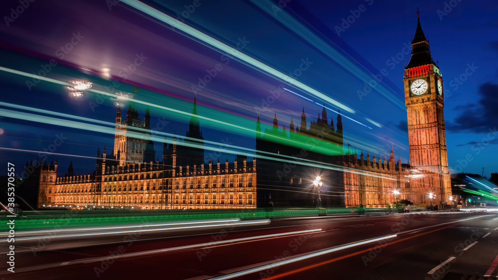 Westminster House of Parliament of UK and Big Ben at night
