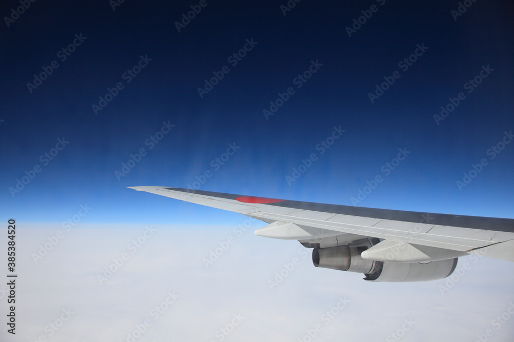 Fototapeta premium 飛行機のウイング