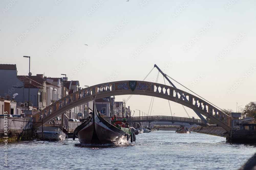 Fototapeta premium Cidade com barcos