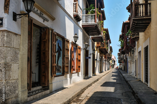 Fototapeta Naklejka Na Ścianę i Meble -  Cartagena empty street, Colombia
