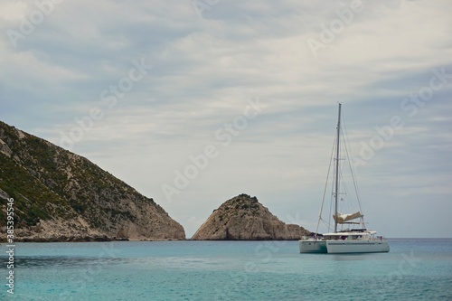 catamaran solo