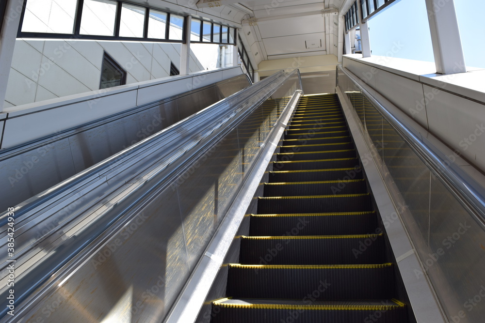 エスカレーター 鉄道駅構内