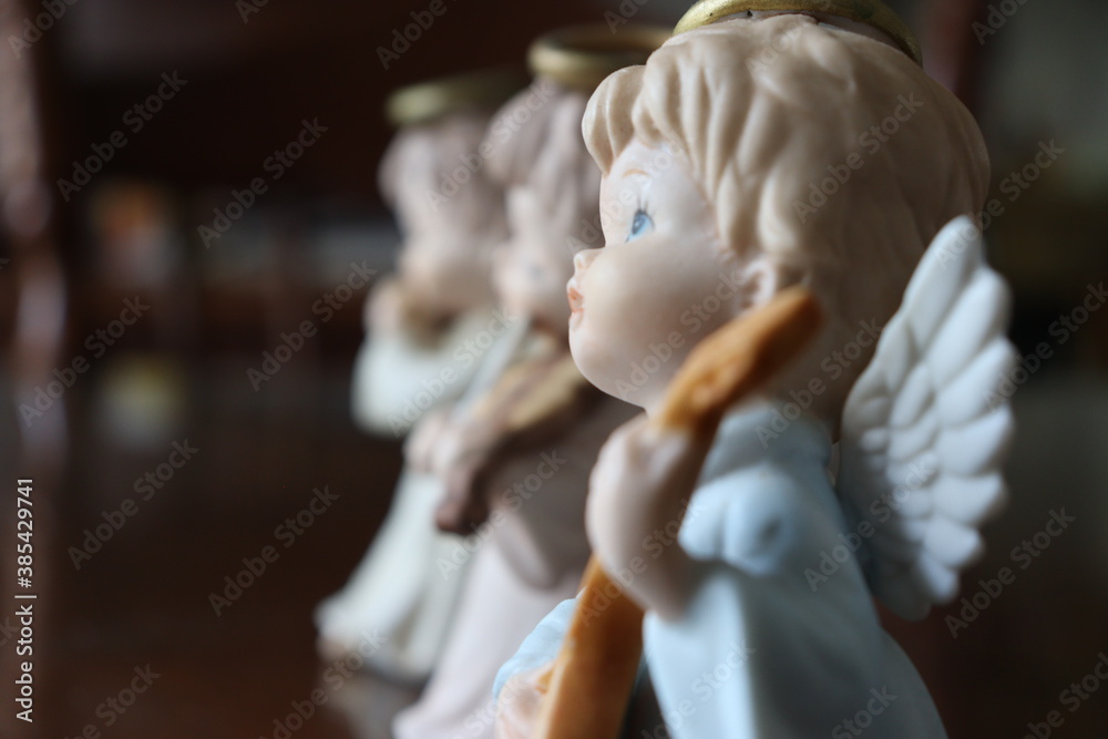 Angels figurine