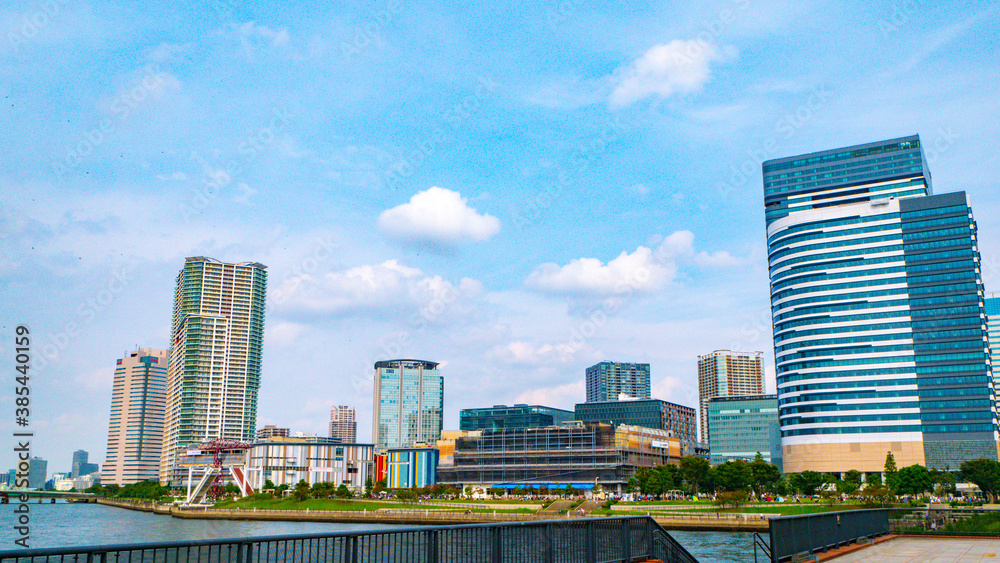 Fototapeta premium 東京・高層ビル・都市景観