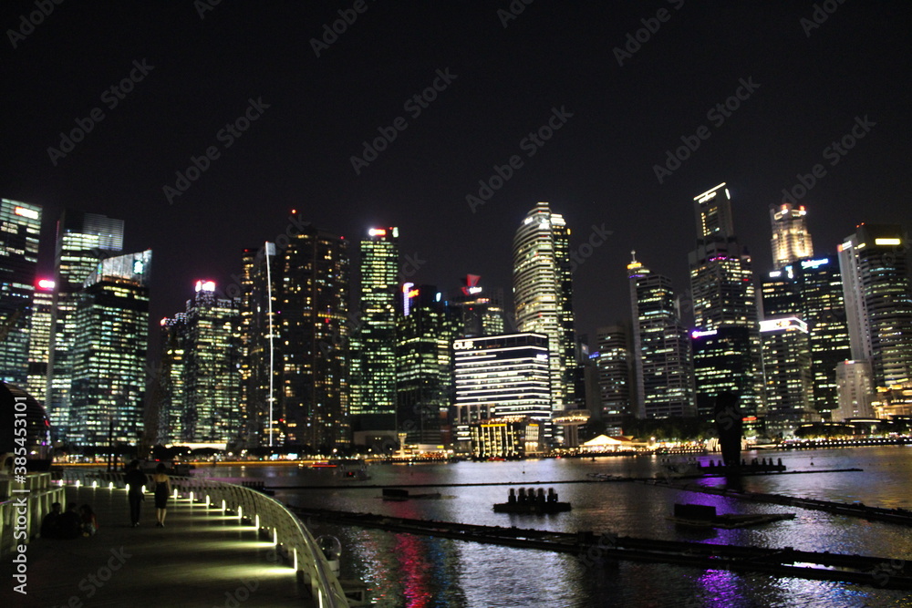 Obraz premium The City Center of Singapore at Night