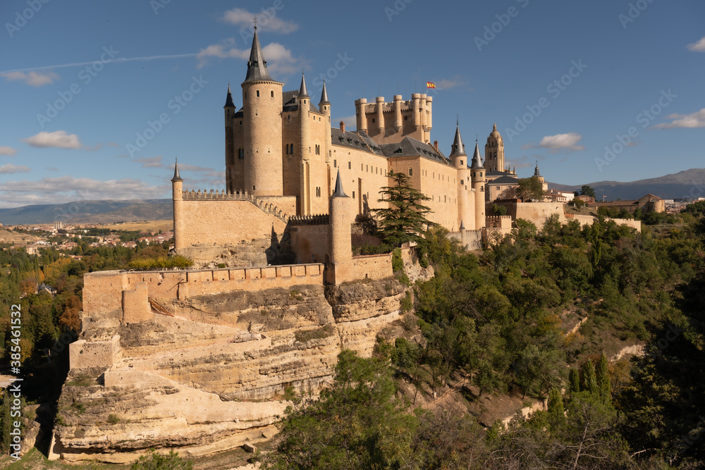 Alcazar de Segovia y catedral al fondo