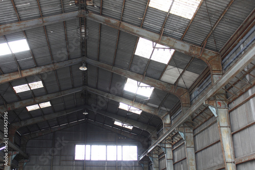 倉庫の採光用の天窓
