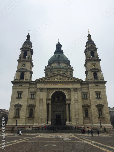 church of St. Stephen Basilica in Budapest © April Wong