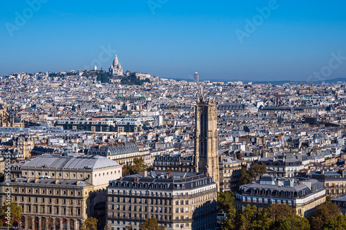 Blick auf die Basilika Sacre-Coeur in Paris, Frankreich © Rico Ködder