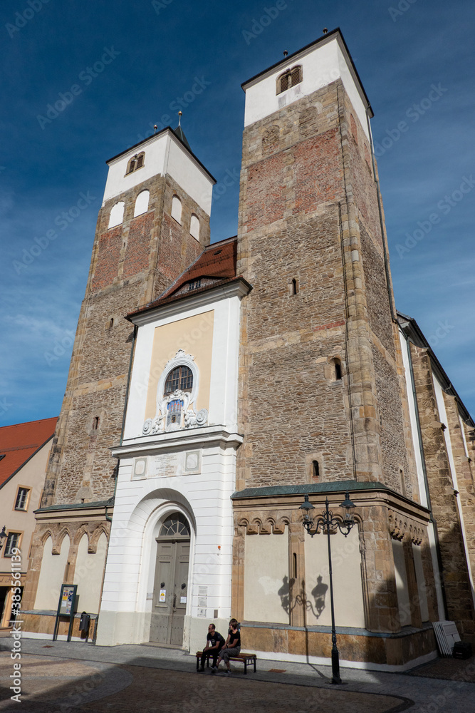 Eingang der Kirche Freiberg