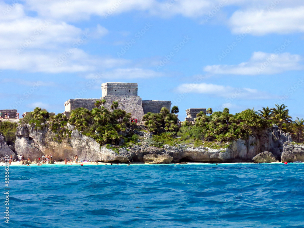 Naklejka premium Tulum, Tropical island in the sea