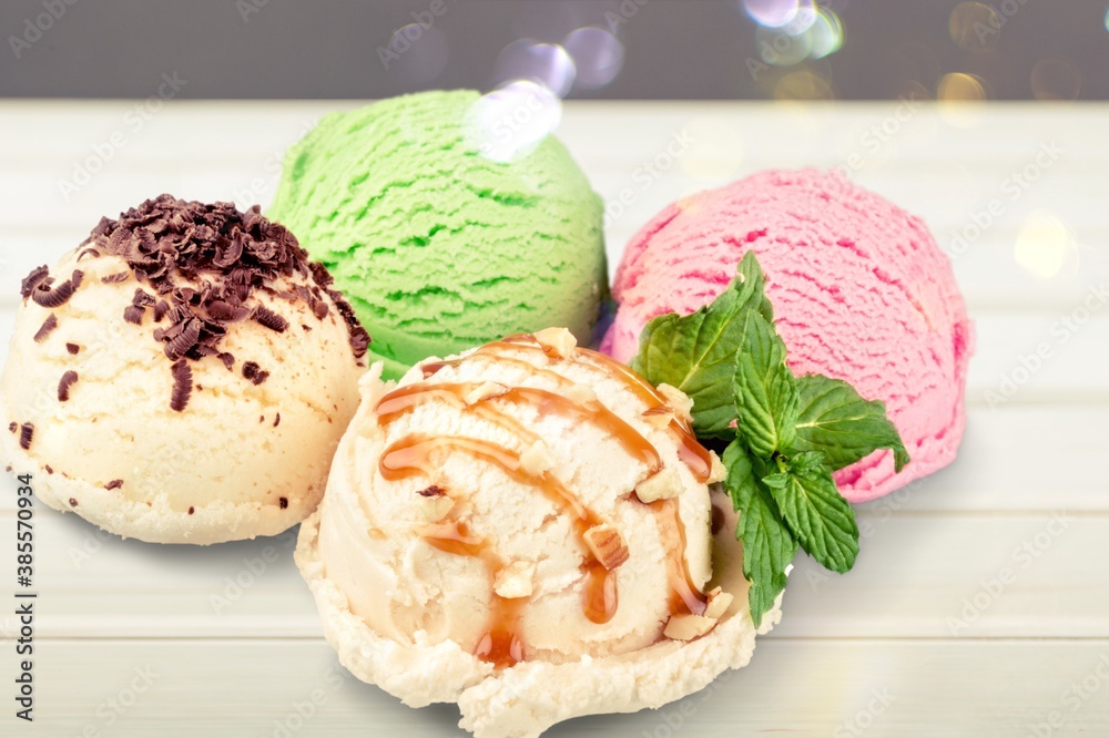 Vanilla and Chocolate Ice Cream Scoops Vanilla and Chocolate Ice Cream Scoops