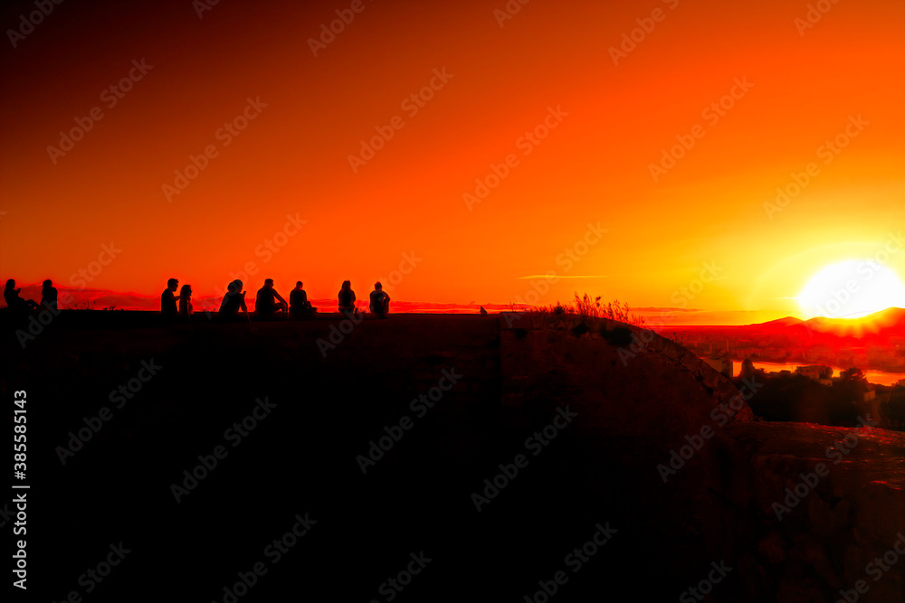 fabuleux coucher de soleil depuis les remparts d'Ibiza
