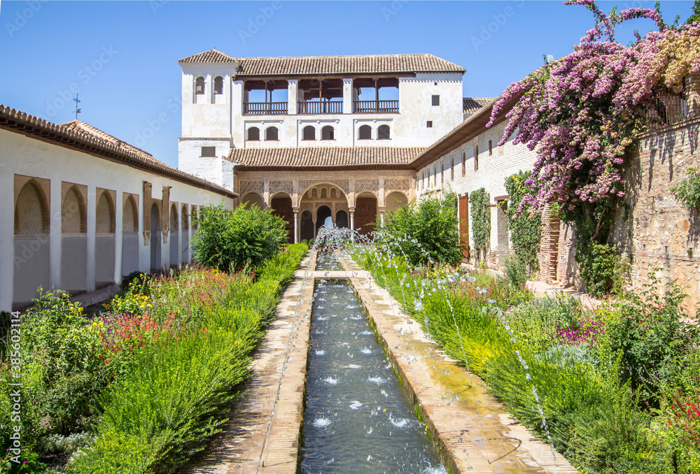 Fototapeta Patio de la Acequia La Alhambra, Granada, Spain