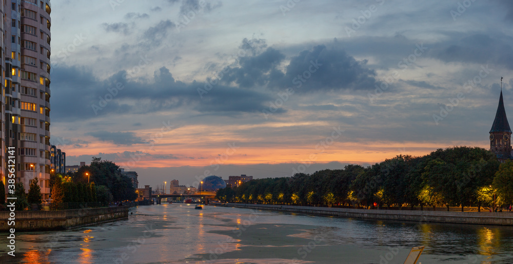 Fototapeta premium sunset over the river