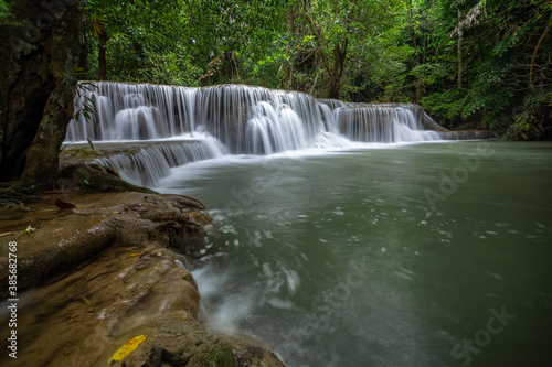 Fototapeta Naklejka Na Ścianę i Meble -  Hua Mea Khamin Waterfall in Thailand