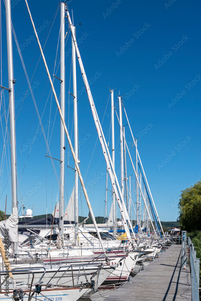 Obraz premium Seedorf, Marina, Segelboote, Ostsee, Mecklenburg-Vorpommern, Deutschland
