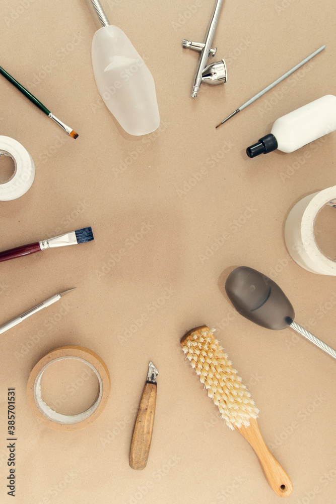 Shaped holders, brushes and brushes for cleaning, painting and repairing shoes. A set of objects and tools for the work of a shoe master Shaped holders, brushes and brushes for cleaning, painting and repairing shoes. A set of objects and tools for the work of a shoe master