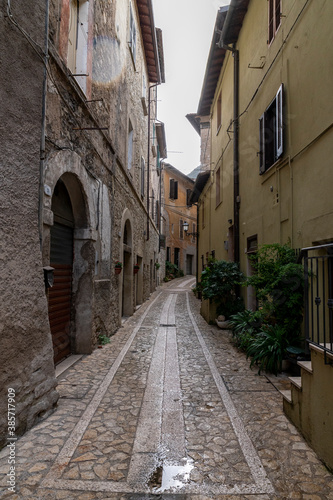 architecture of glimpses of the narrow streets of the town of Papigno © Federico