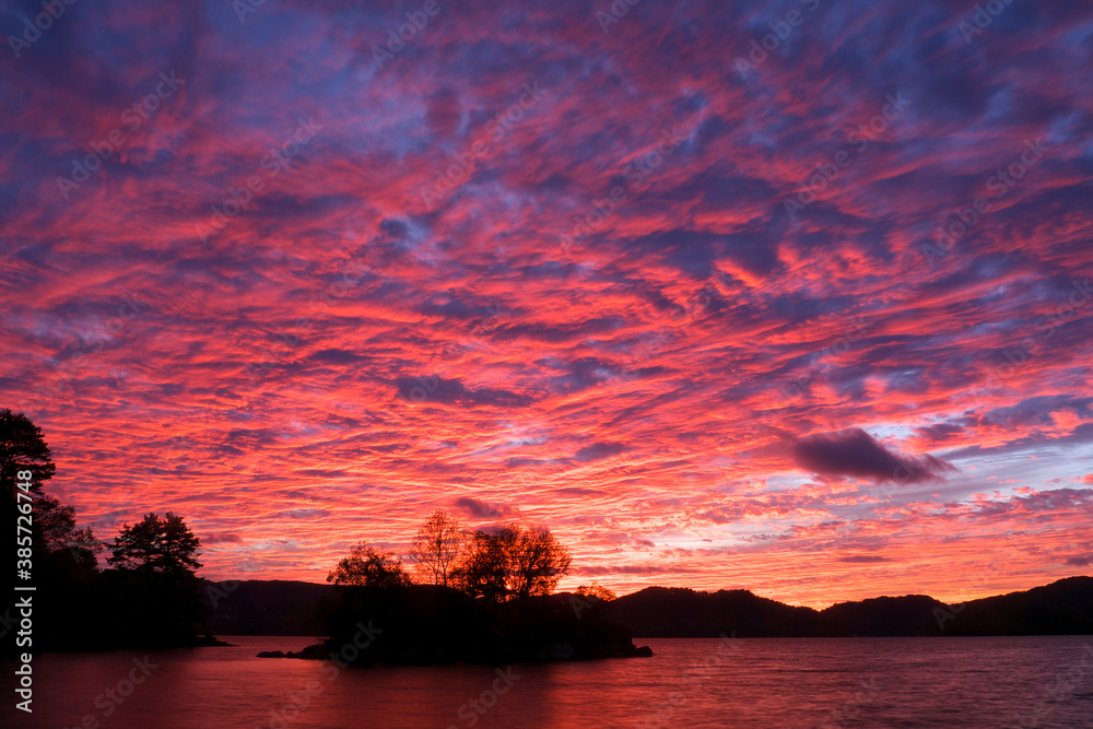 Obraz premium 桧原湖の夕陽