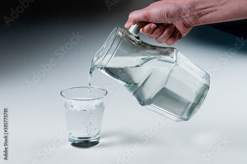 Copo e jarra de água