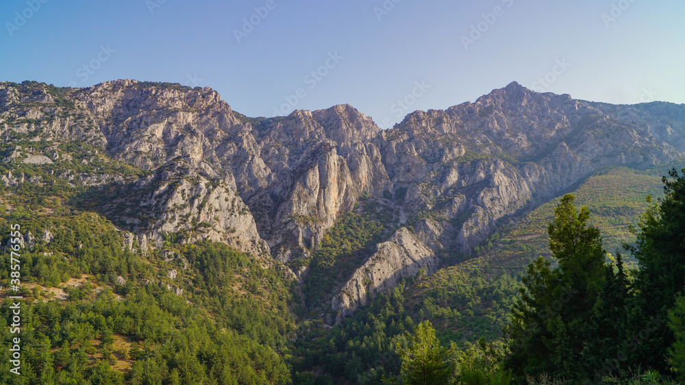 Naklejka premium Scenic rocky mountain