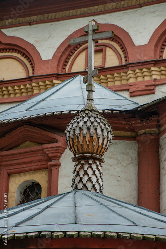 The Church of Three Saints on Kulishki consists of the winter church of the same name and a cold second floor with the Trinity Church. The temple towers over the historical district of Moscow Kulishki photo